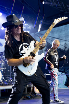 Crush-Tribute to Bon Jovi (2)